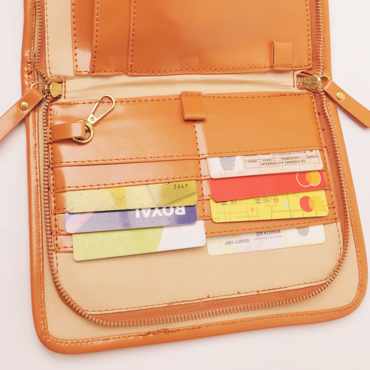 gid://shopify/MediaImage/25707631018054